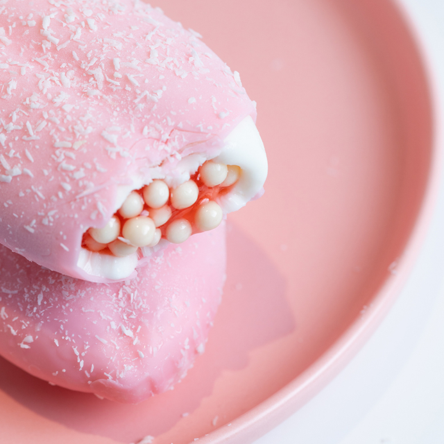 Abink Xiao Ai Popsicle Trending Pink Coconut Ice Cream With Chocolate Milk Additives Crispy Coconut Flavor Packaged in a Bag